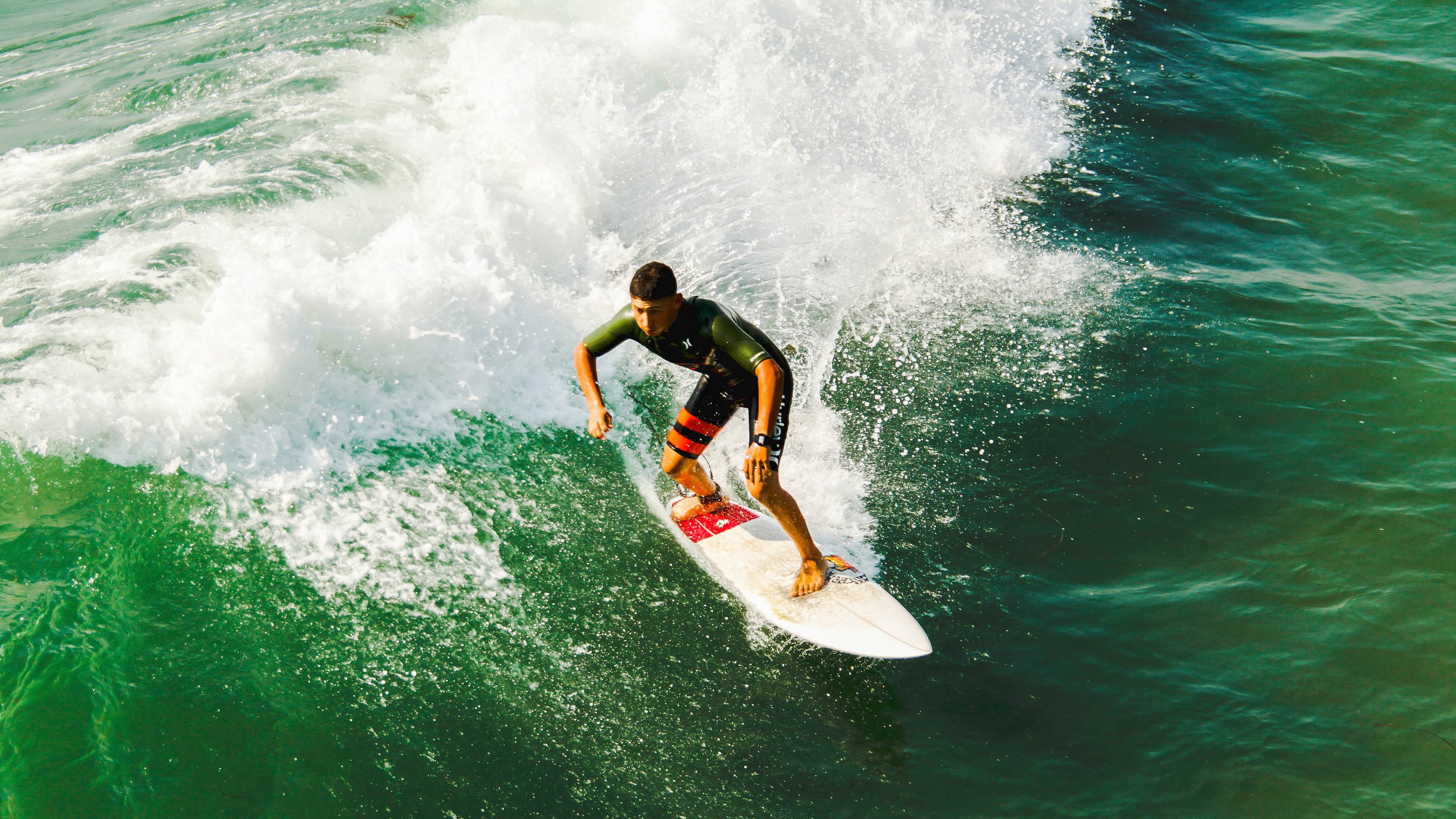 广厦压哨惊魂夜，福克斯总决赛封神时，当东方坚韧照亮西方王座