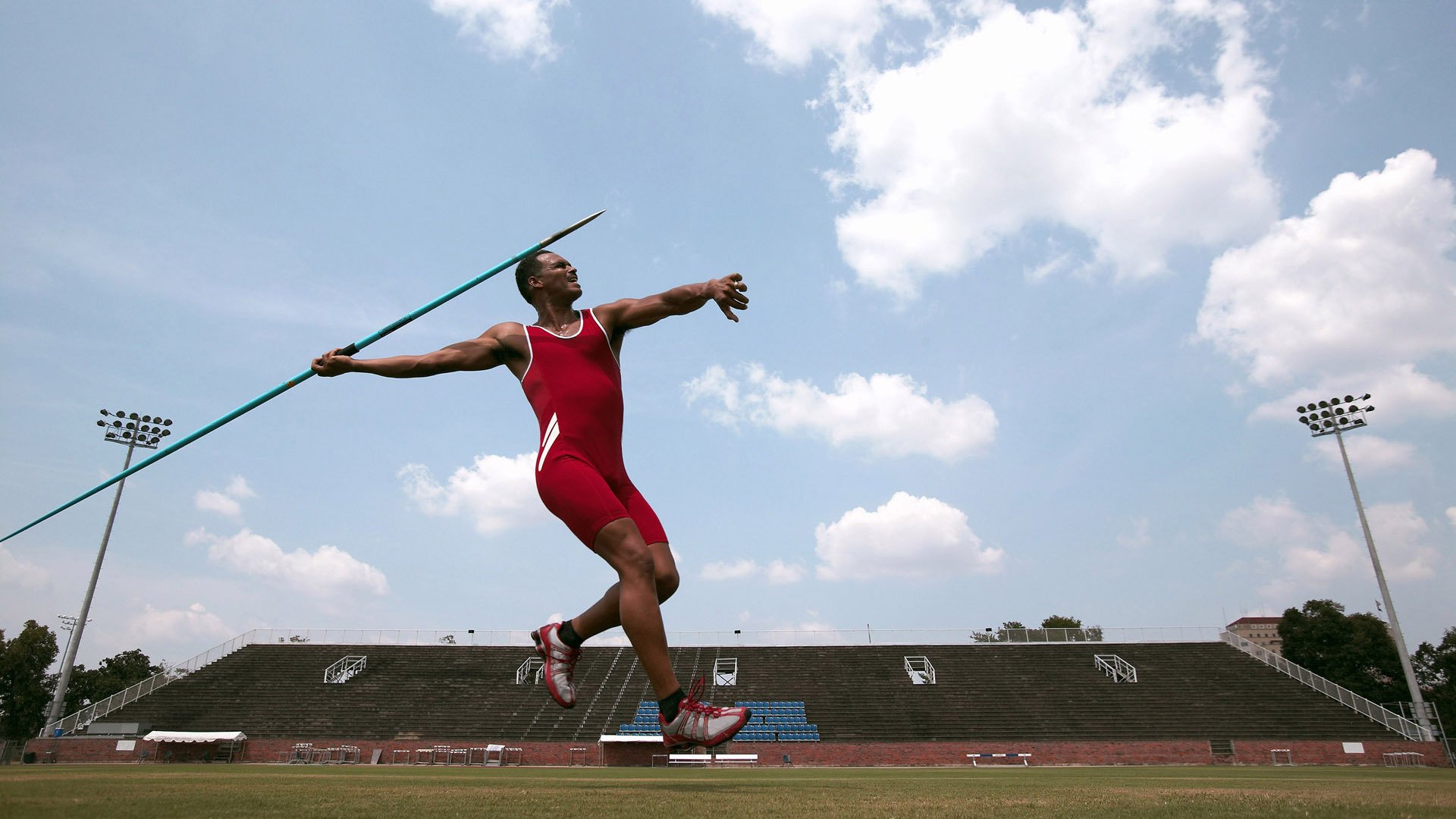 爱德华兹一手掌控比赛走势，广东队节奏掌控新疆队