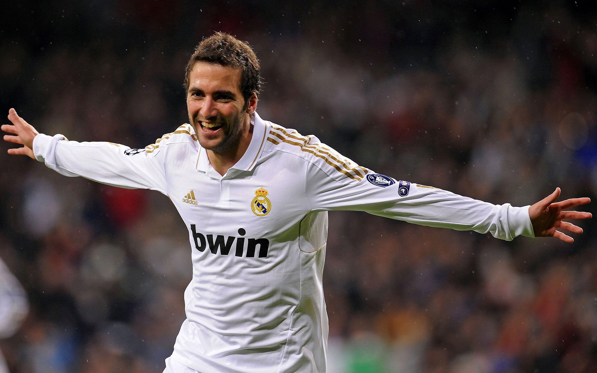 奥斯梅恩爆发，爱尔兰压哨击败巴拉圭，绿茵场上的命运交响曲